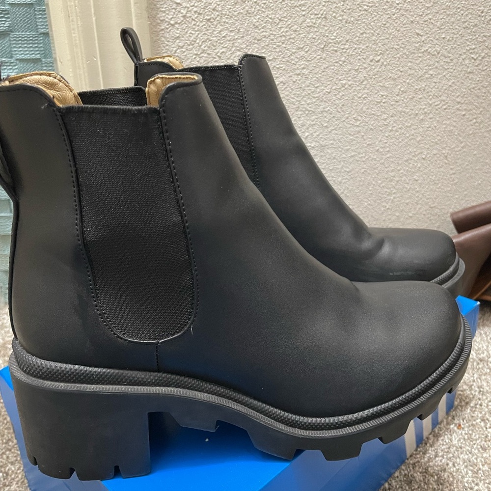 Women's Black Boots- Steve Madden